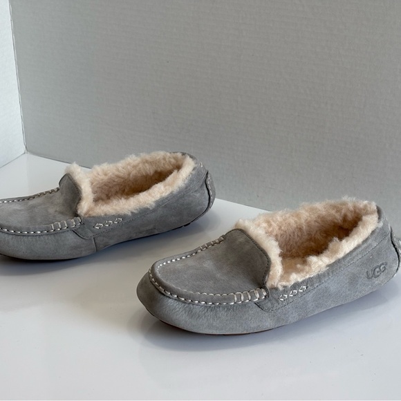 UGG Ansley Women's 8 Light Gray Suede Slippers Water Resistant Slip On Moccasins - Picture 14 of 14